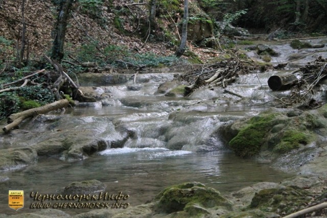Водопад Серебряные струи Большой Каньон Крыма