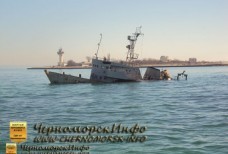 Россияне затопили еще один корабль – Крым озеро Донузлав
