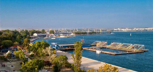Веб камера установлена на набережной в городе Керчъ