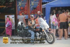 Парк Комсомольский - мотоциклисты точнее байкеры возле ротонды 2