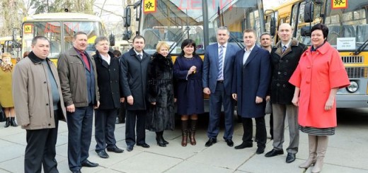 Вручение школьных автобусов