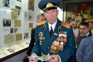 Открыта выставка - миниатюра военной техники
