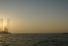 Черноморнефтегазу пришлось свернуть работы из-за угроз Турции