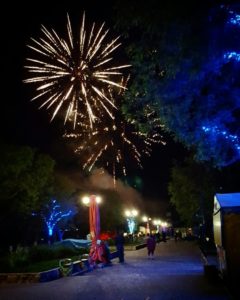 Праздничный салют в День Победы 2016
