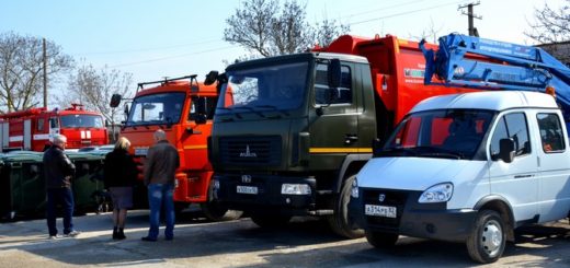 Работники ЖКХ продемонстрировали свою спецтехнику