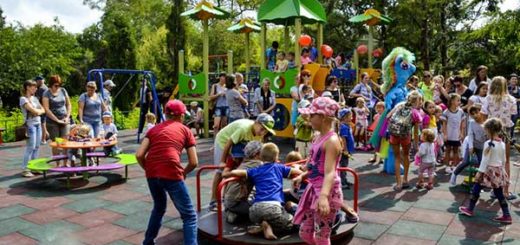 Современная детская площадка открылась в Черноморском