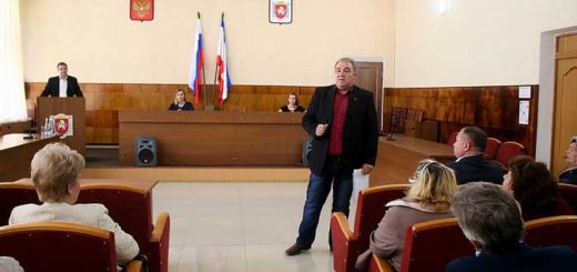 Антон Волков рассказал жителям Черноморского района о внедрении ЕПД