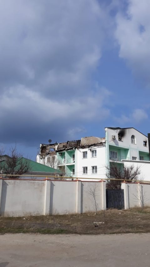 Сегодня ночью сгорел отель Бриз в поселке Черноморское