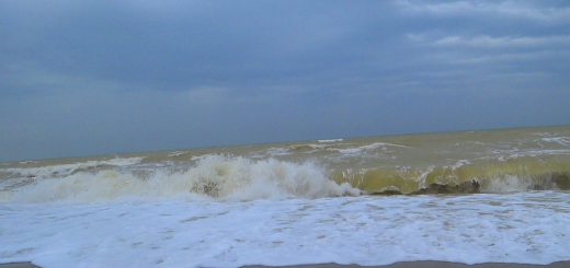 Евпатория штормит черное желтое море