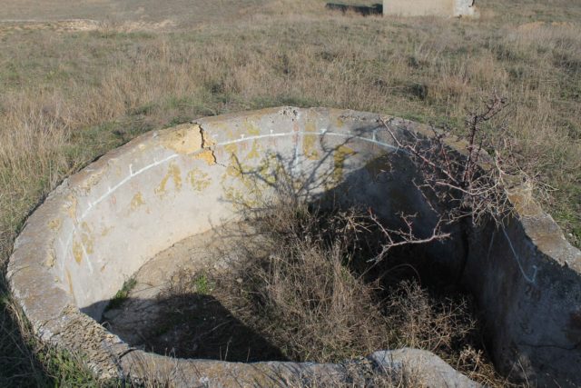 Заброшенная военная часть на берегу моря Черноморское