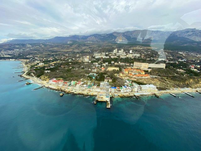 Летаем над эпичными местами Крыма на вертолёте